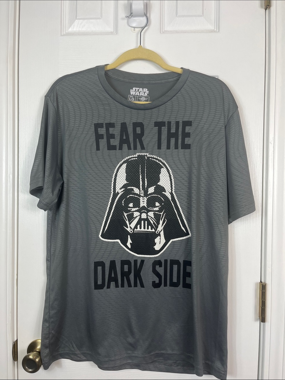 Star Wars grey short sleeved tee shirt size large. Darth Vader on front
